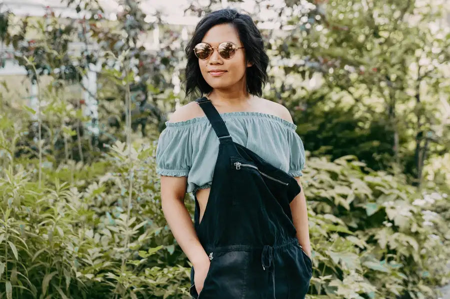 files/woman-in-fashionable-dungarees-optimized-100kb.jpg